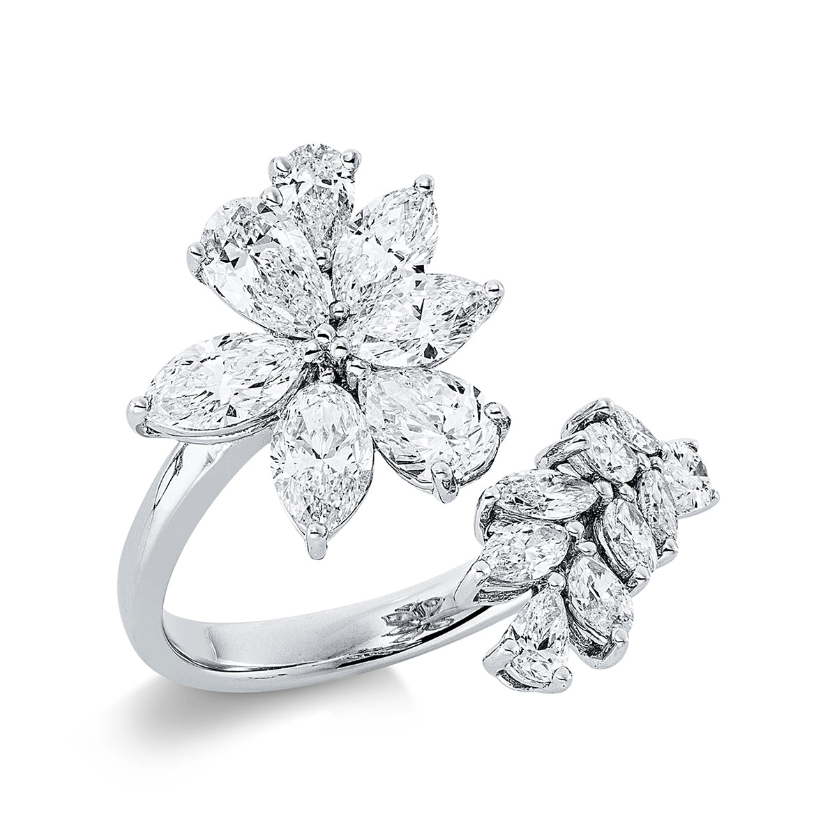 marquise exclusive ring in white gold