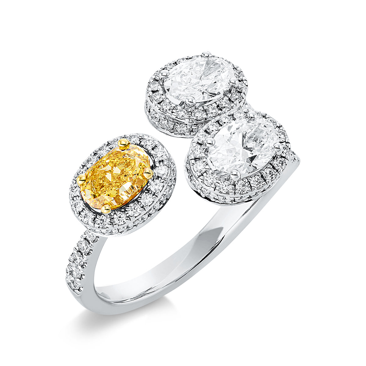 oval fancy colored diamond ring in white gold / yellow gold