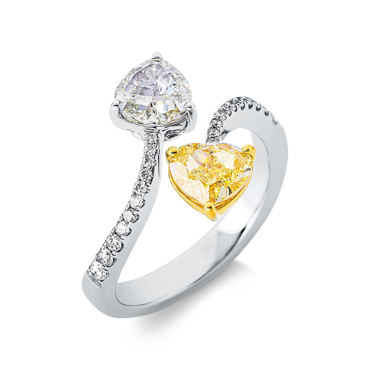 diamond full cut heart ring in white gold / yellow gold