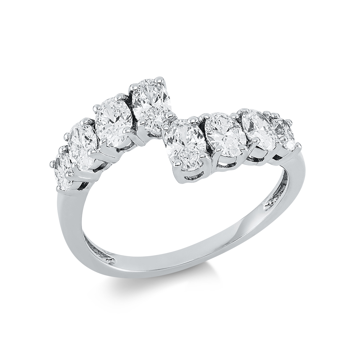 oval exclusive ring in white gold