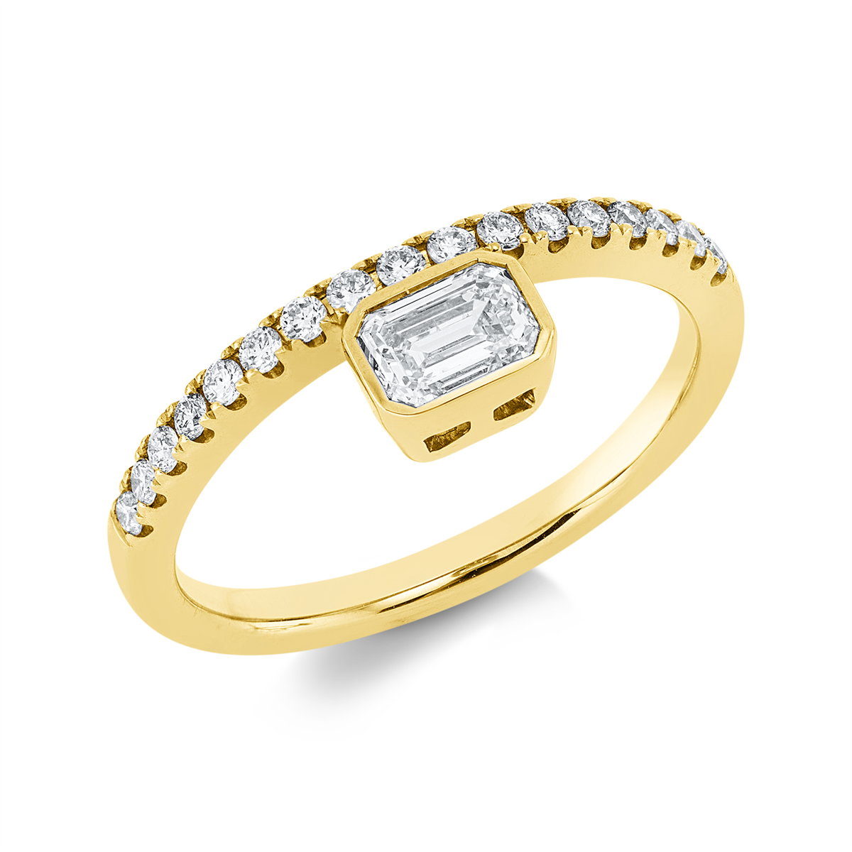 diamond full cut solitaire with accent stones ring in yellow gold
