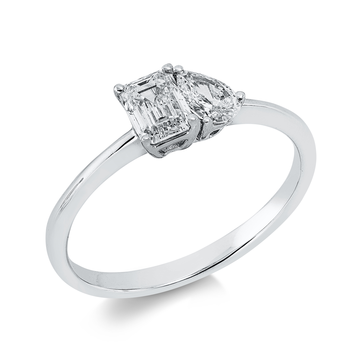pear shape baguette ring in white gold