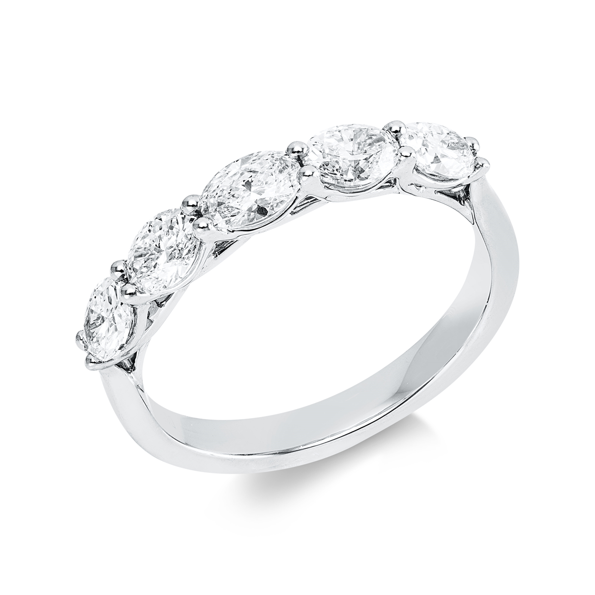 oval exclusive ring in white gold