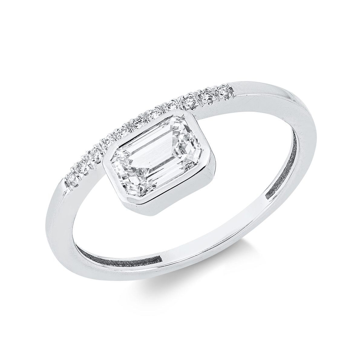 diamond full cut solitaire with accent stones ring in white gold