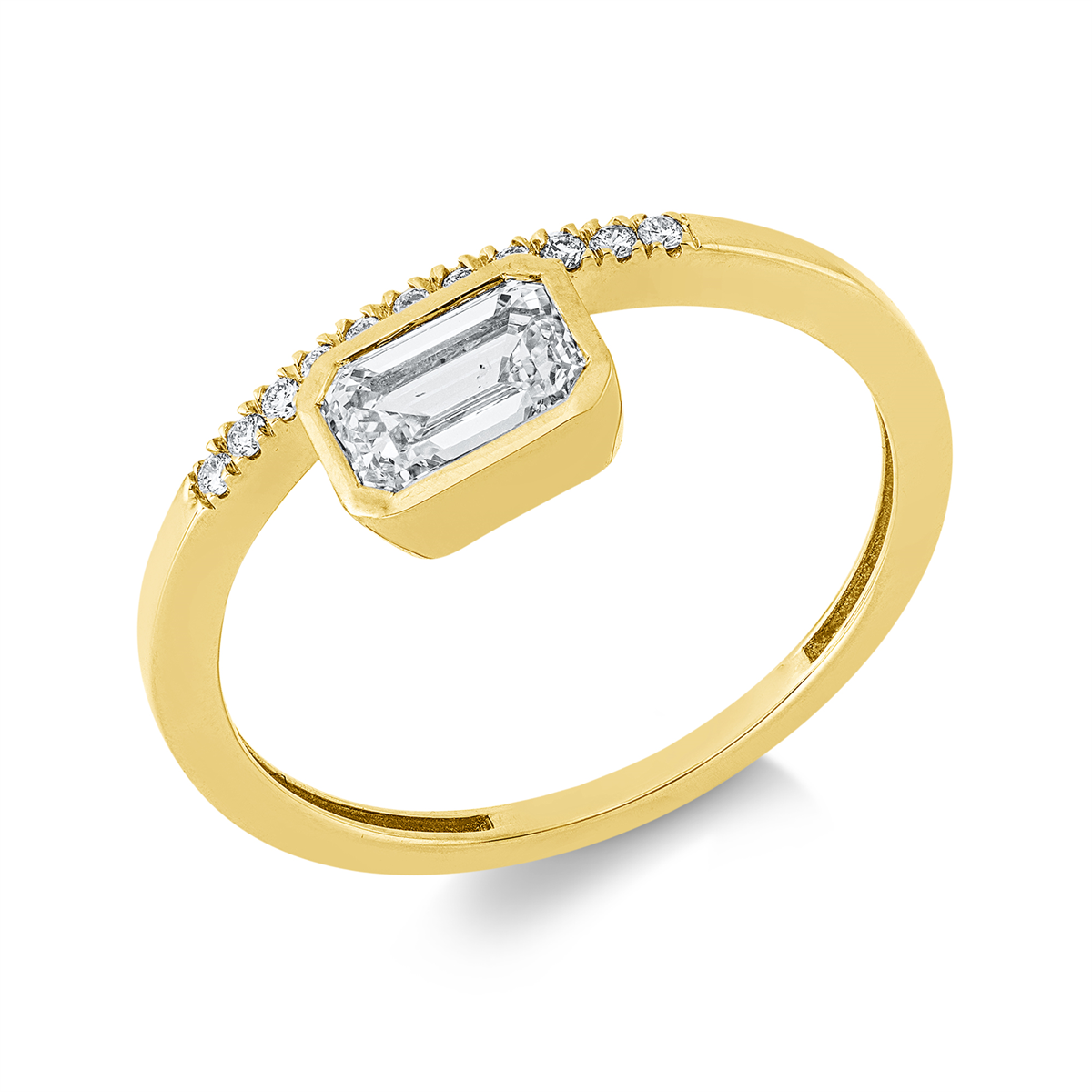 diamond full cut solitaire with accent stones ring in yellow gold