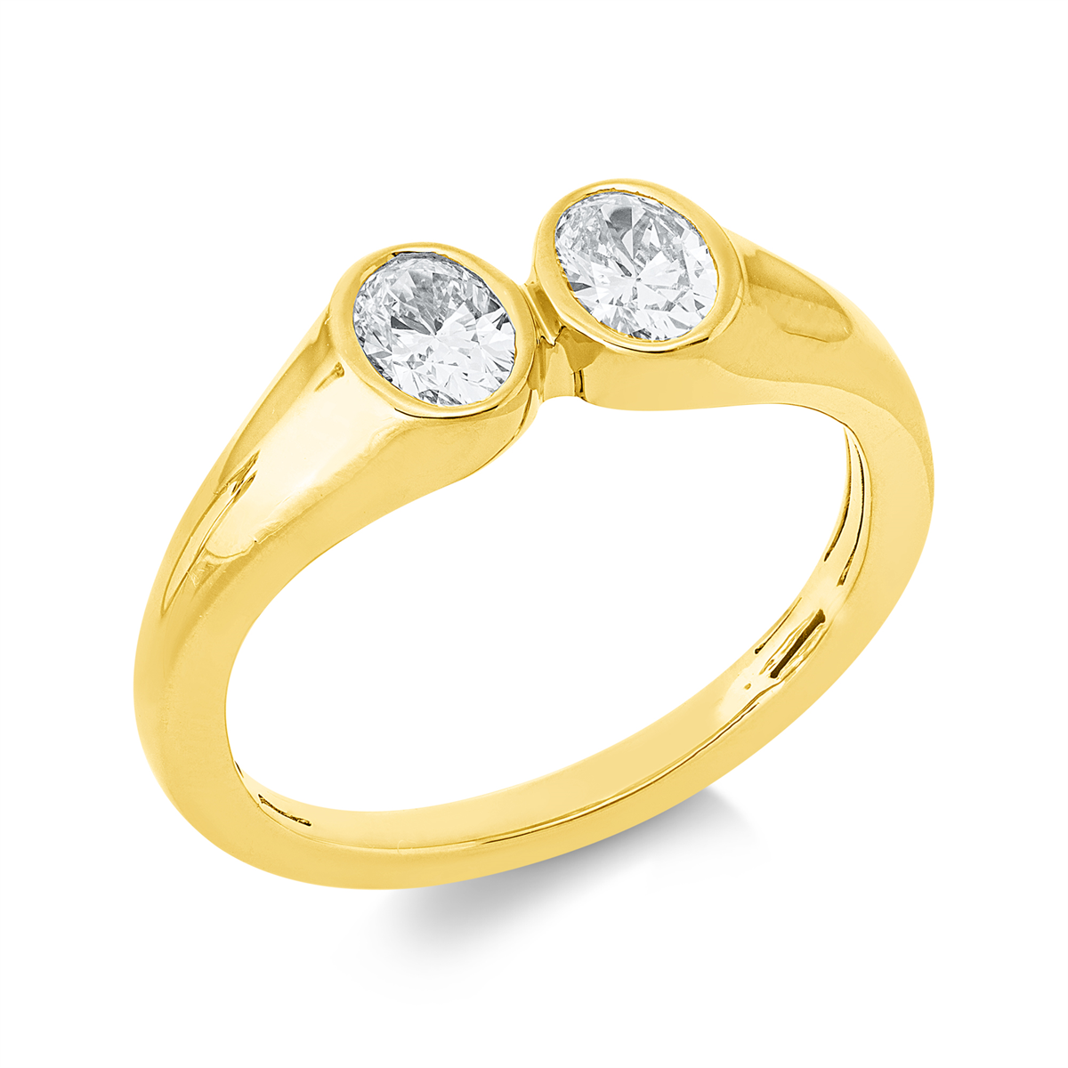 oval modern woman ring in yellow gold