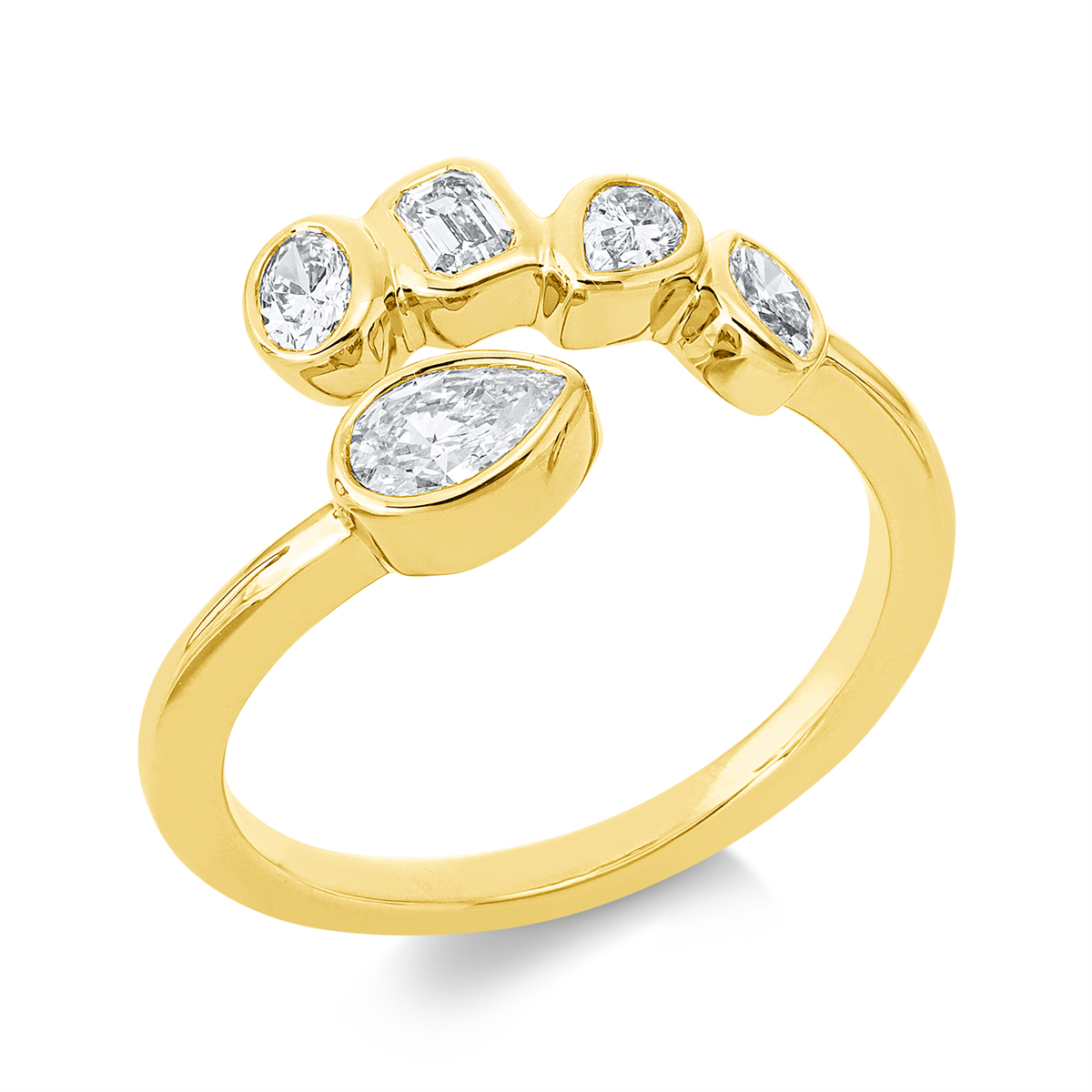 oval modern woman ring in yellow gold