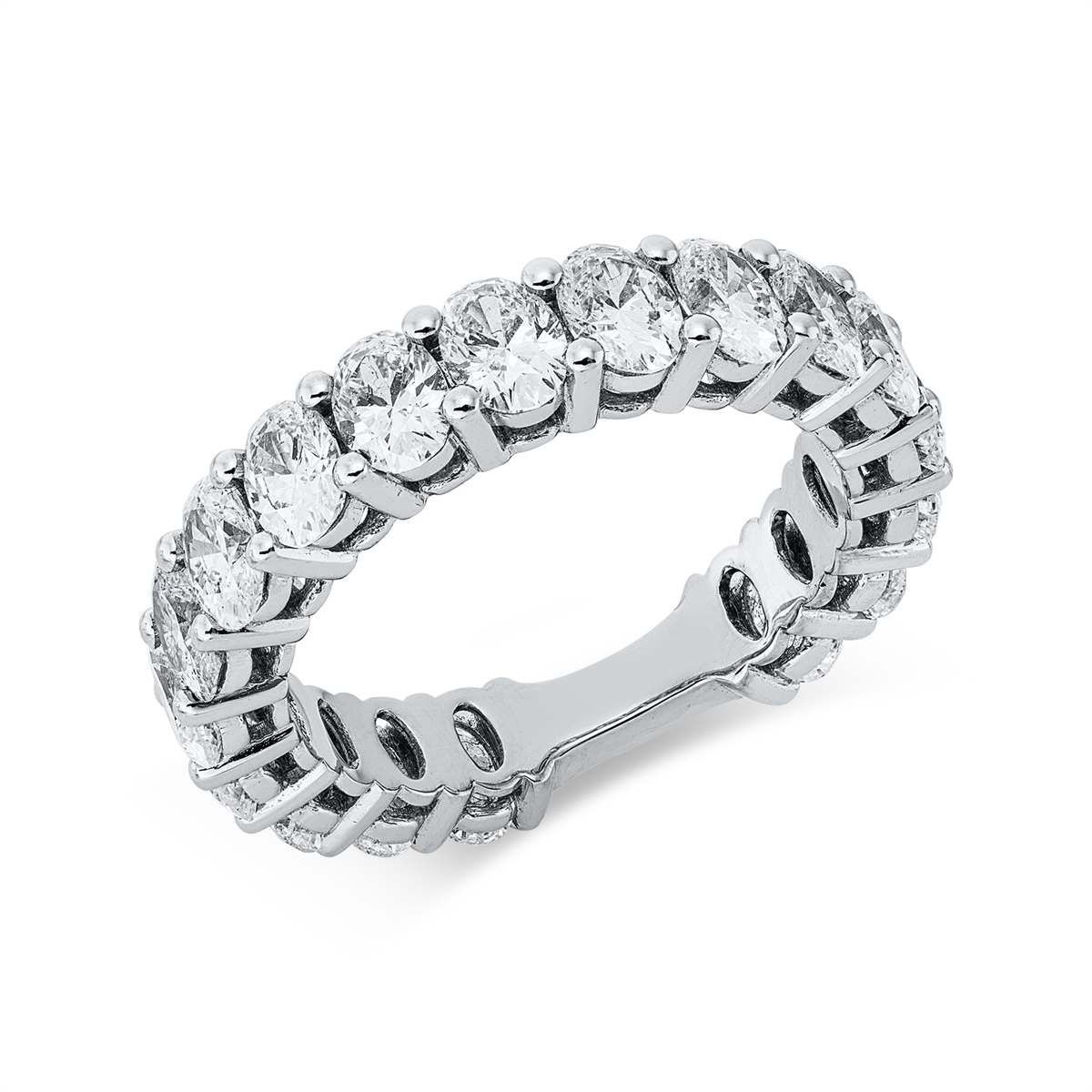 oval exclusive ring in white gold