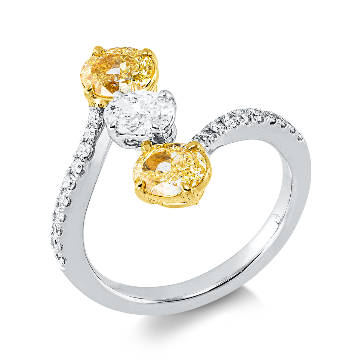 oval fancy colored diamond ring in white gold / yellow gold