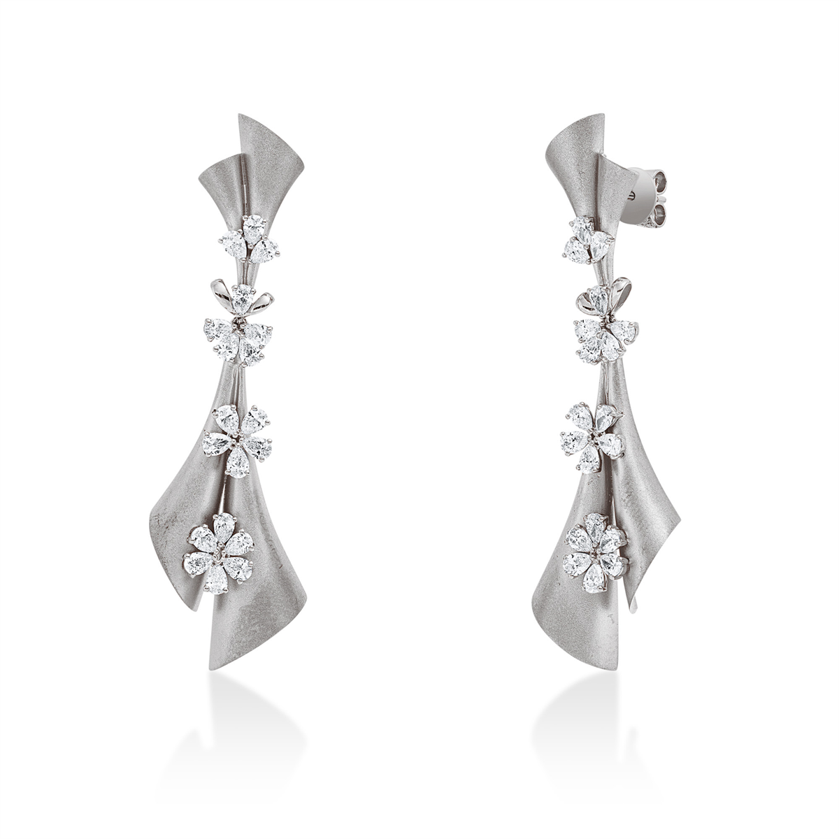 pear shape exclusive earrings in white gold