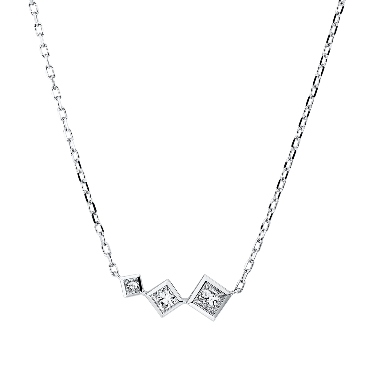 princess modern woman necklace in white gold