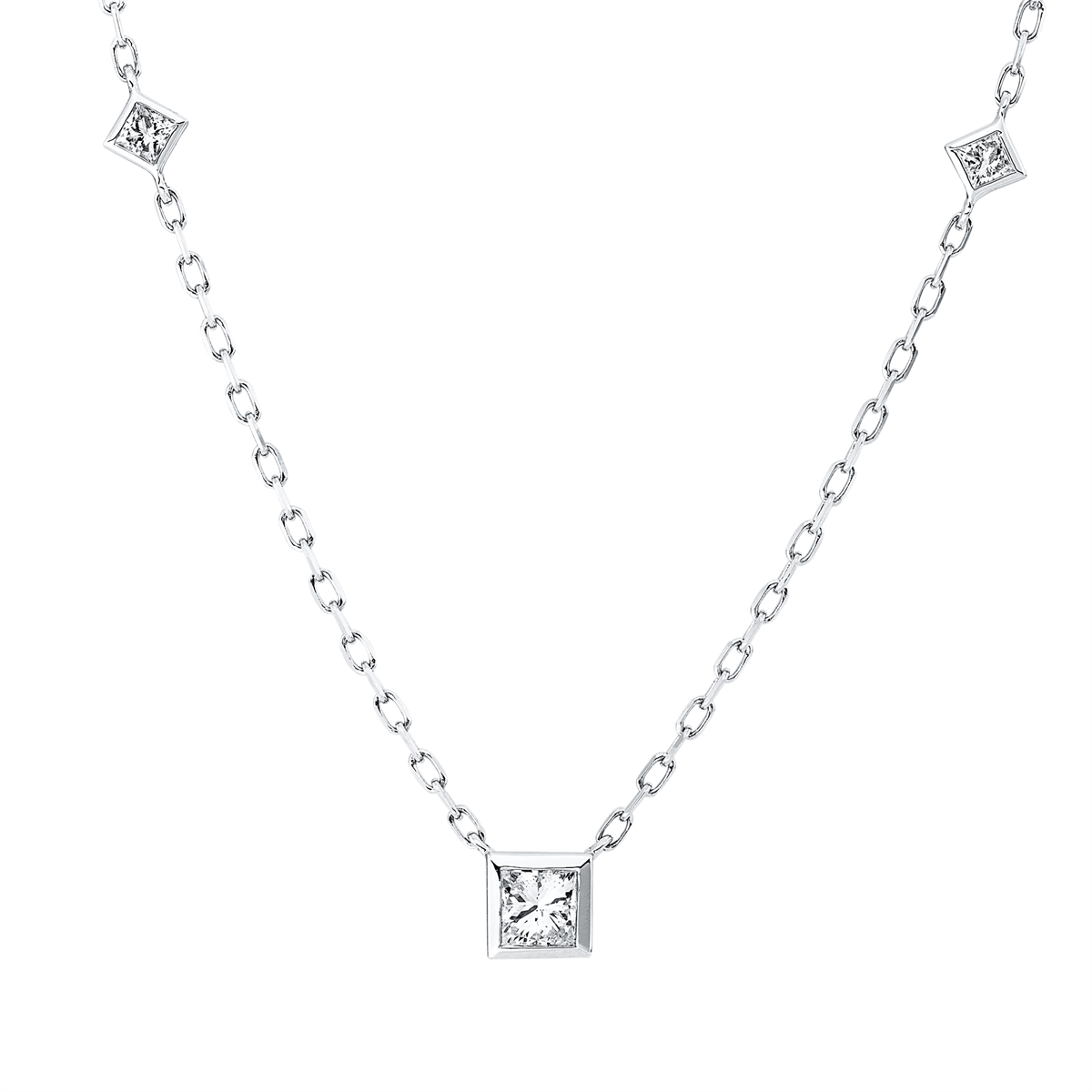 princess modern woman necklace in white gold