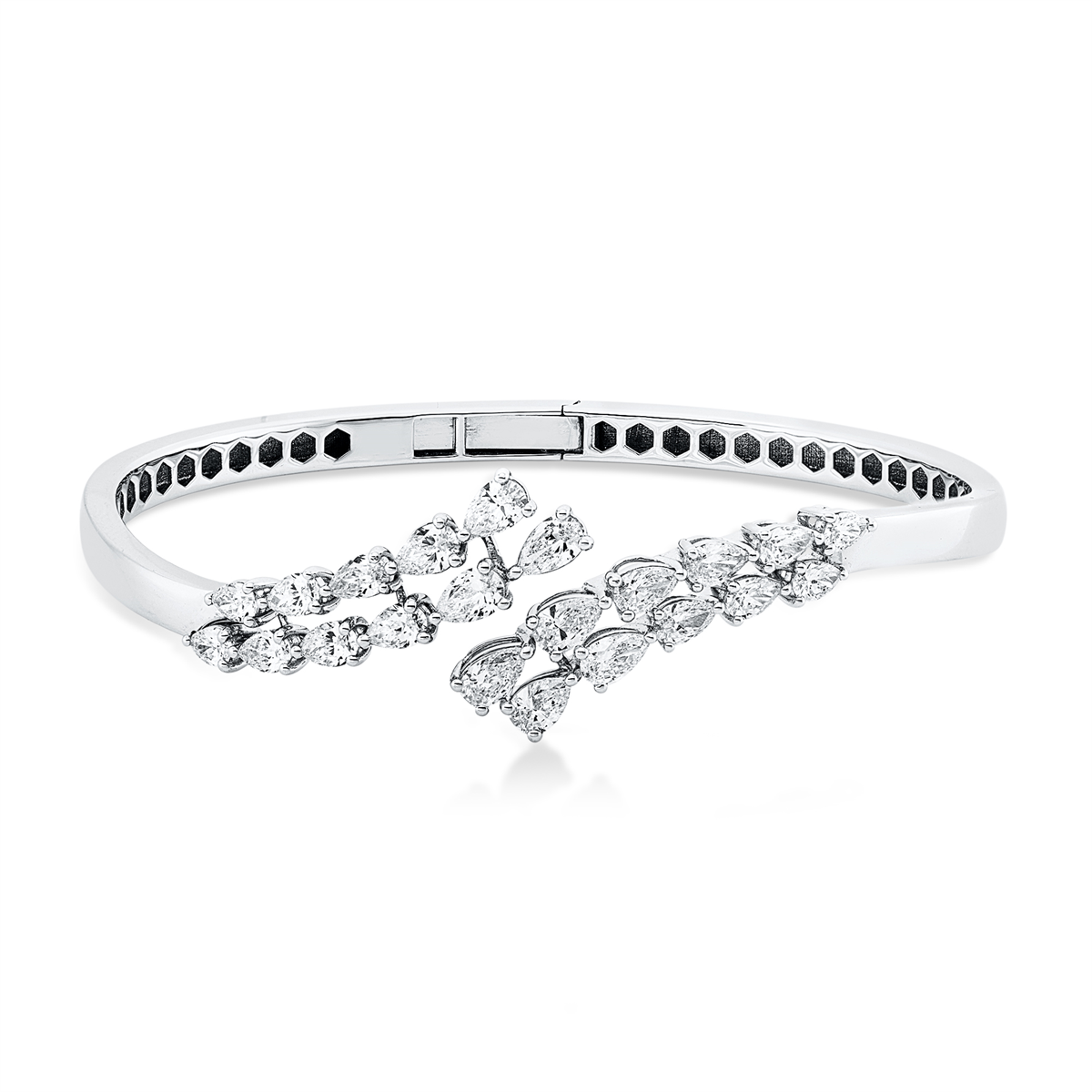 pear shape exclusive bangle in white gold