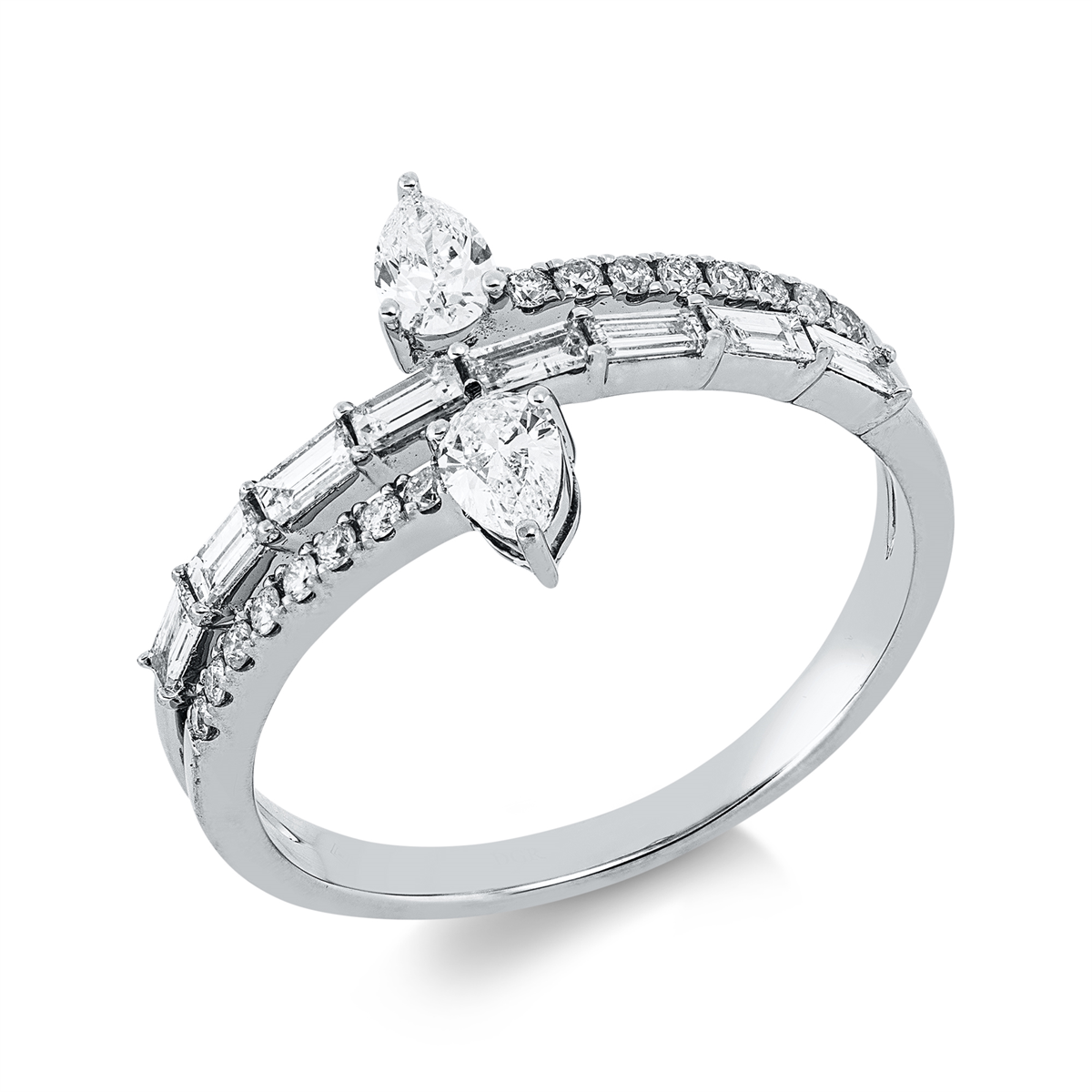 diamond full cut  baguette ring in white gold