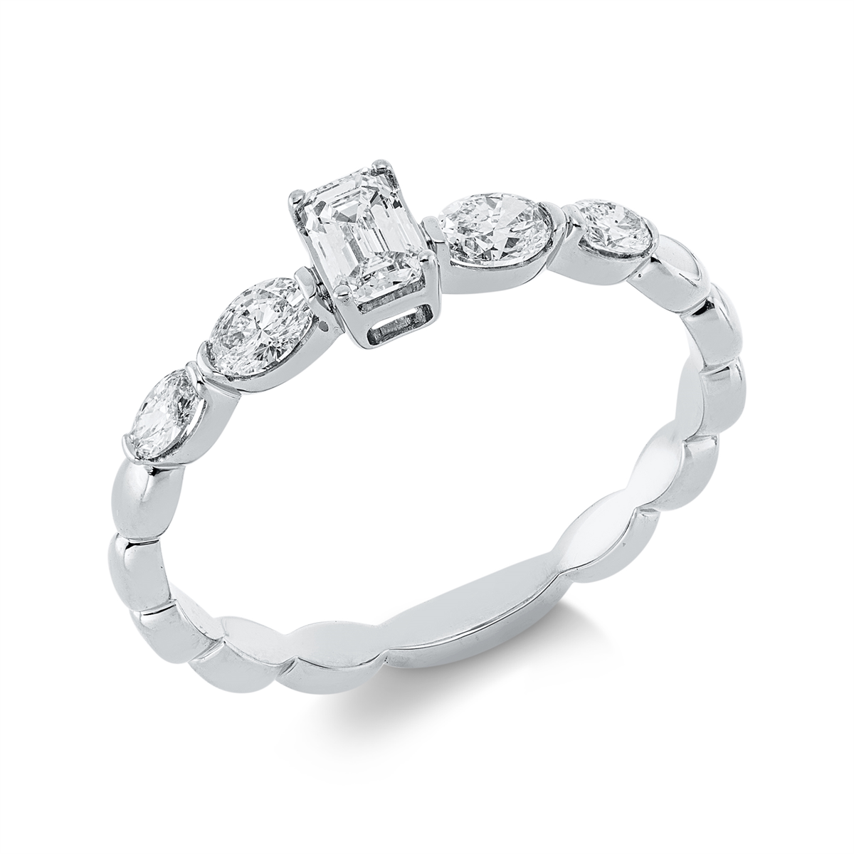 oval  solitaire ring in white gold