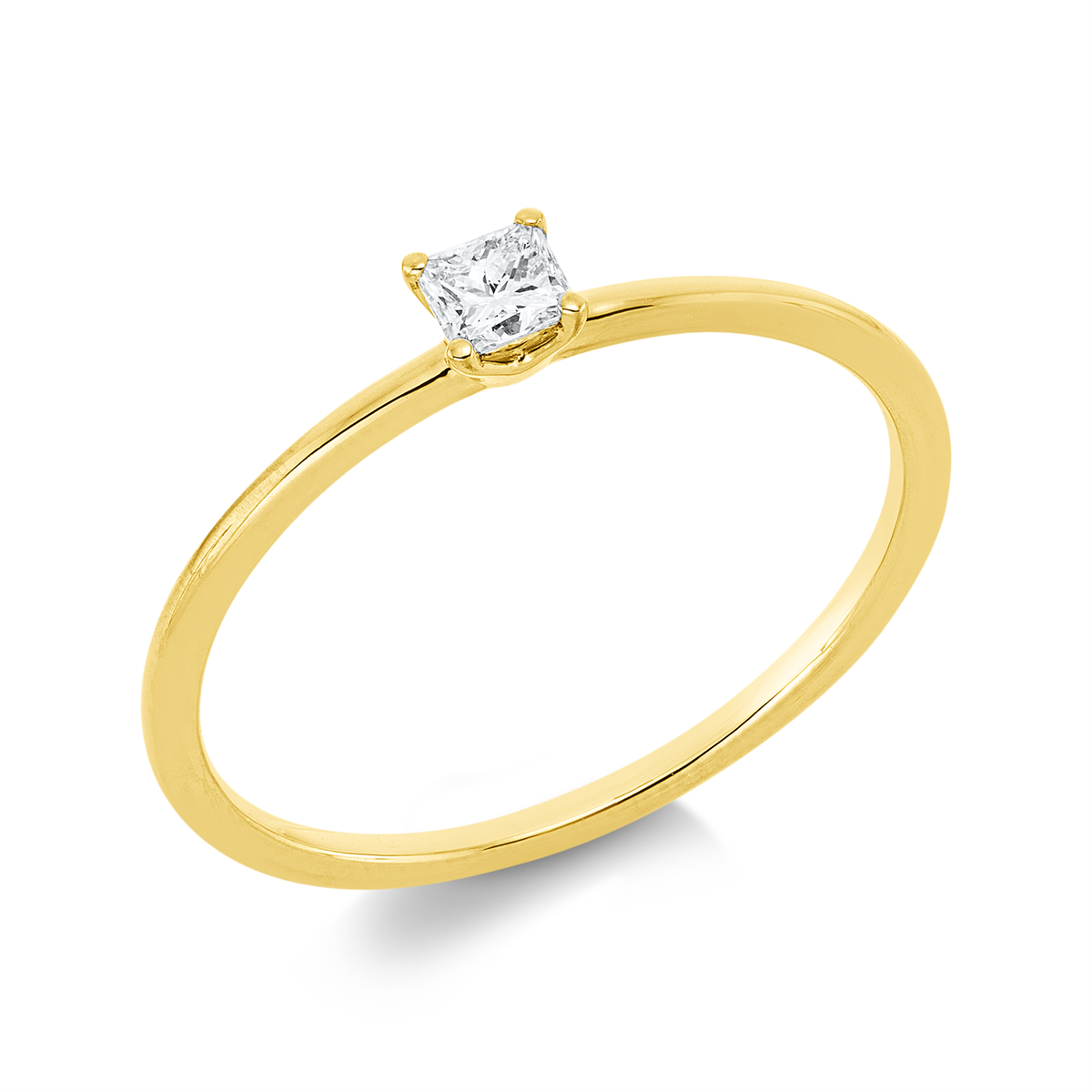 princess  solitaire ring in yellow gold