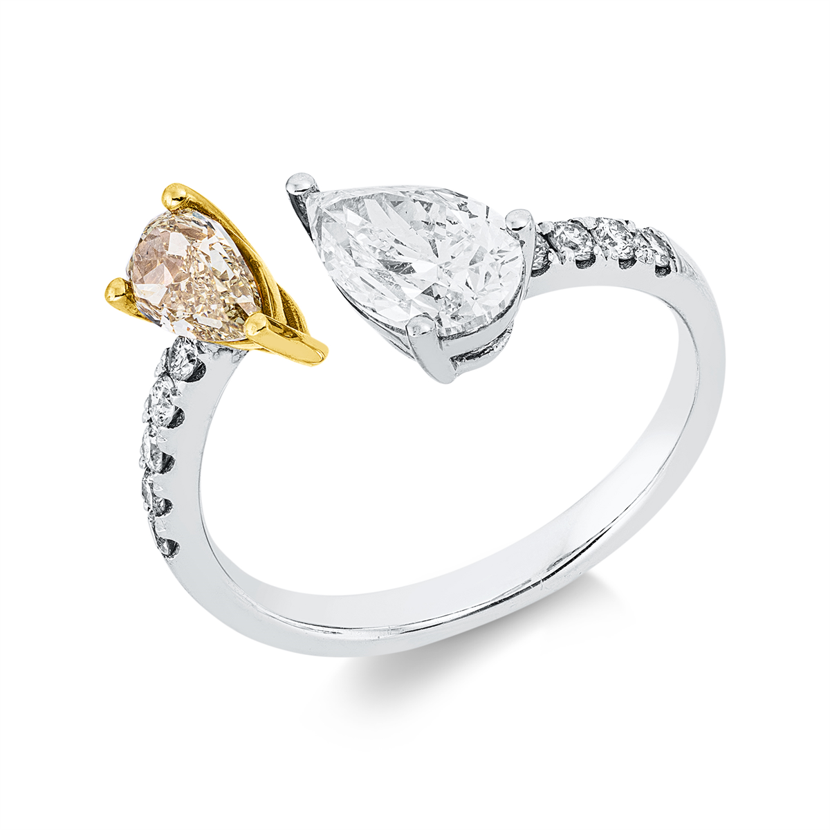 diamond full cut  fancy colored diamond ring in white gold / yellow gold