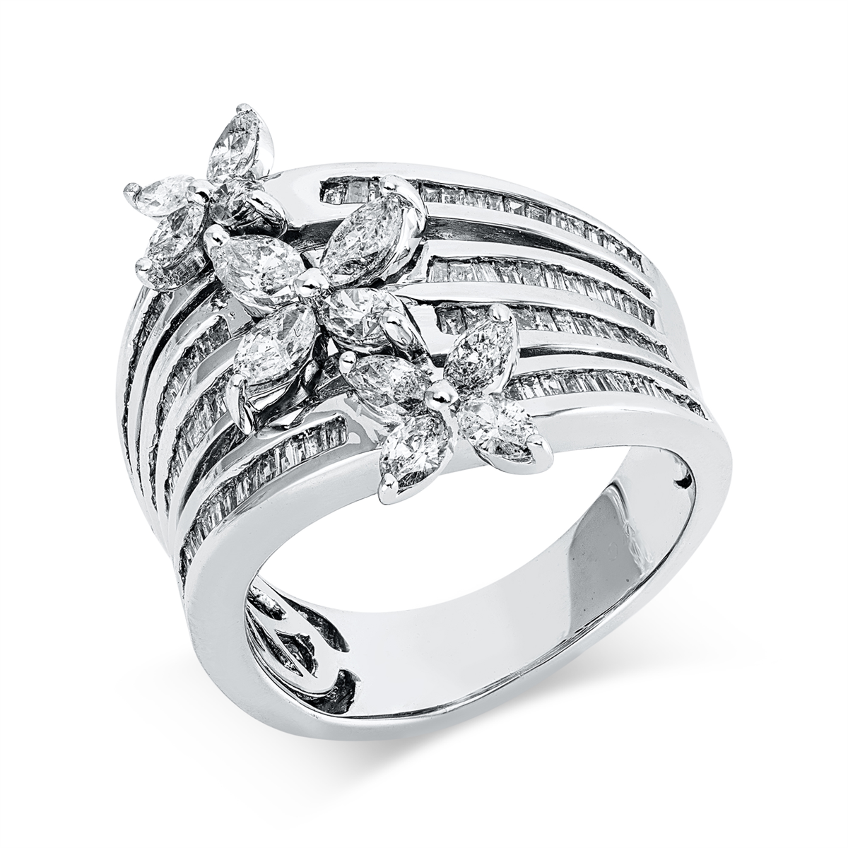 marquise  exclusive ring in white gold