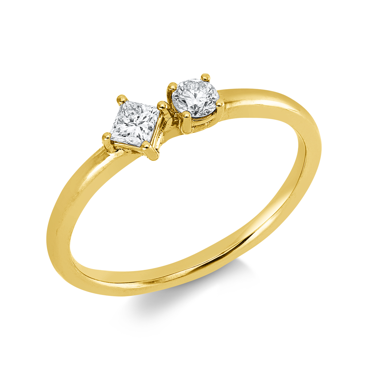princess  modern woman ring in yellow gold