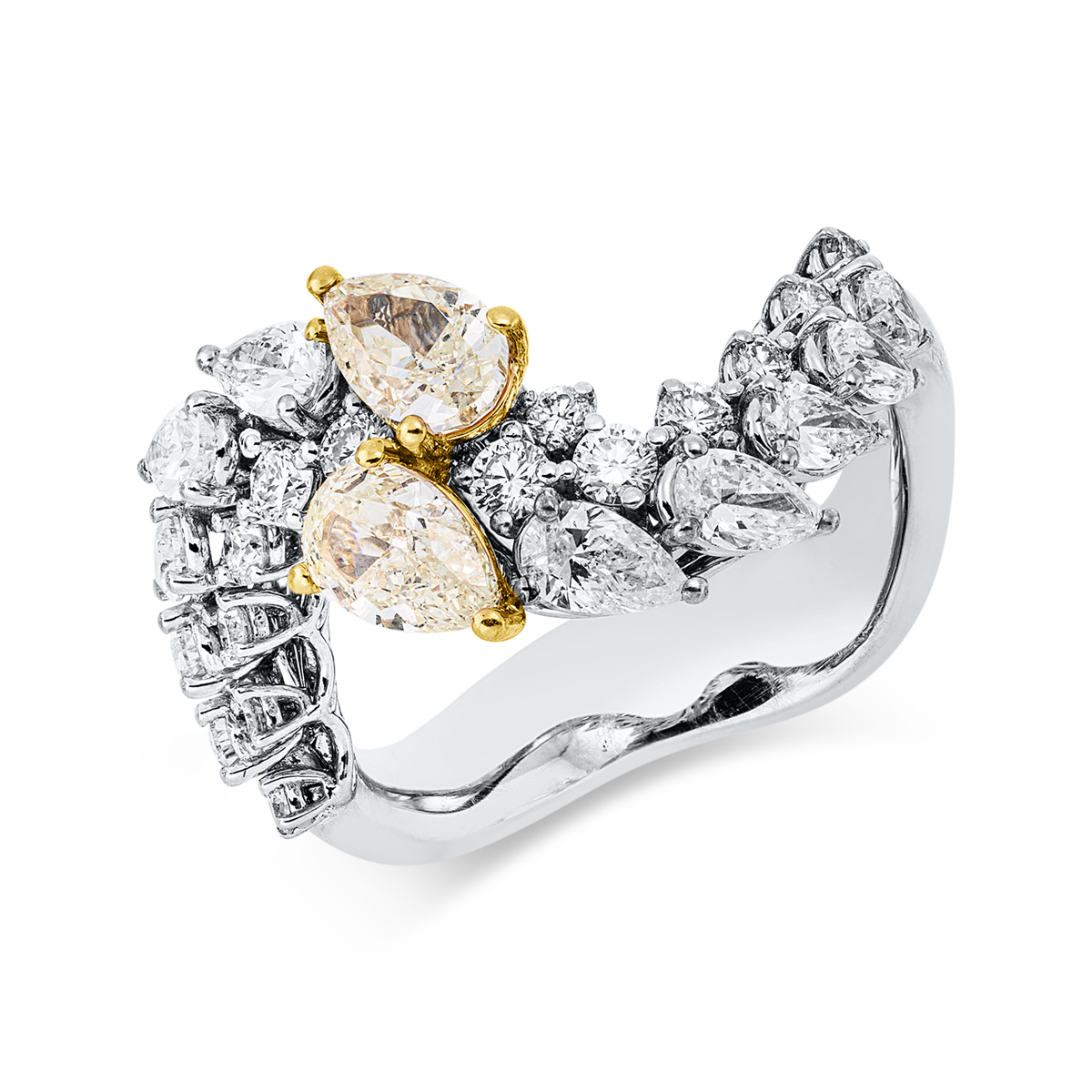 diamond full cut  fancy colored diamond ring in white gold / yellow gold