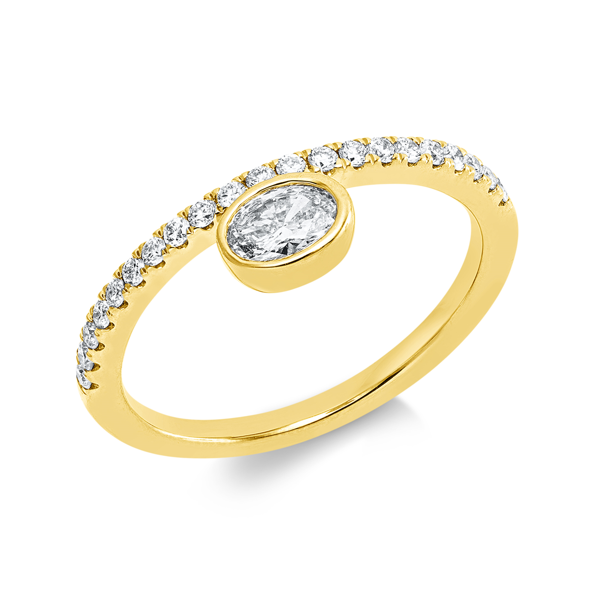 diamond full cut  solitaire with accent stones ring in yellow gold