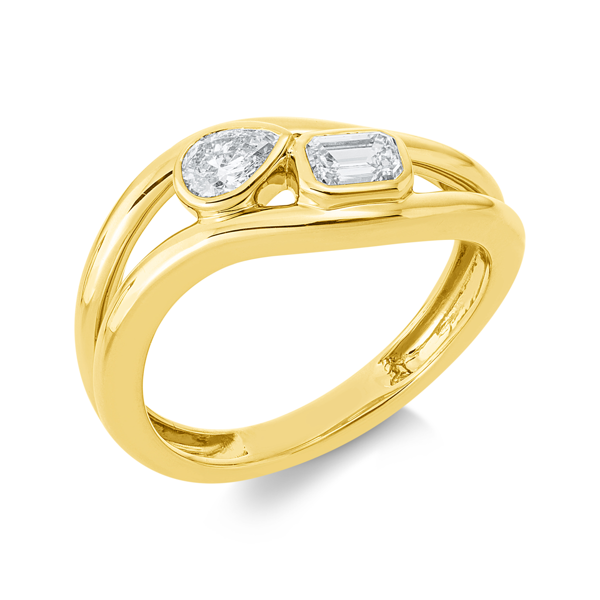 pear shape  modern woman ring in yellow gold