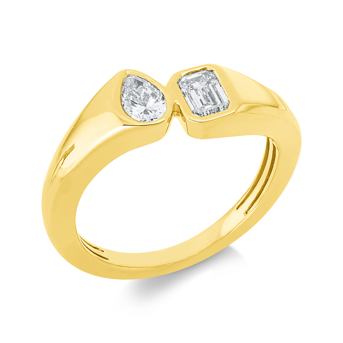 emerald cut  modern woman ring in yellow gold