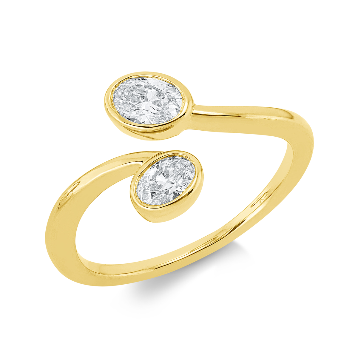 oval  modern woman ring in yellow gold