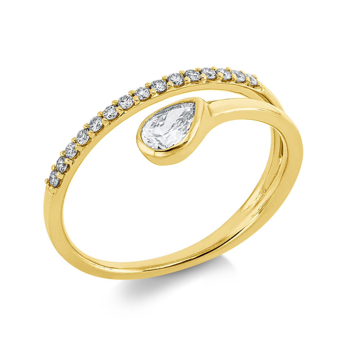 diamond full cut  modern woman ring in yellow gold