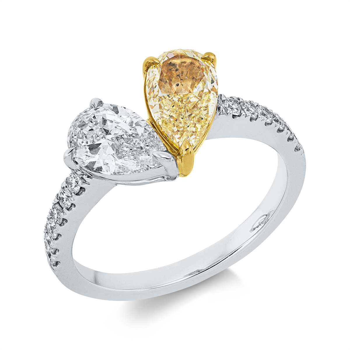 diamond full cut  fancy colored diamond ring in white gold / yellow gold