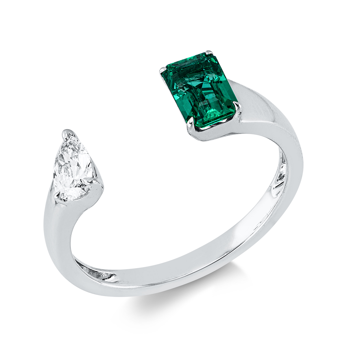 pear shape emerald colored stone classic ring in white gold