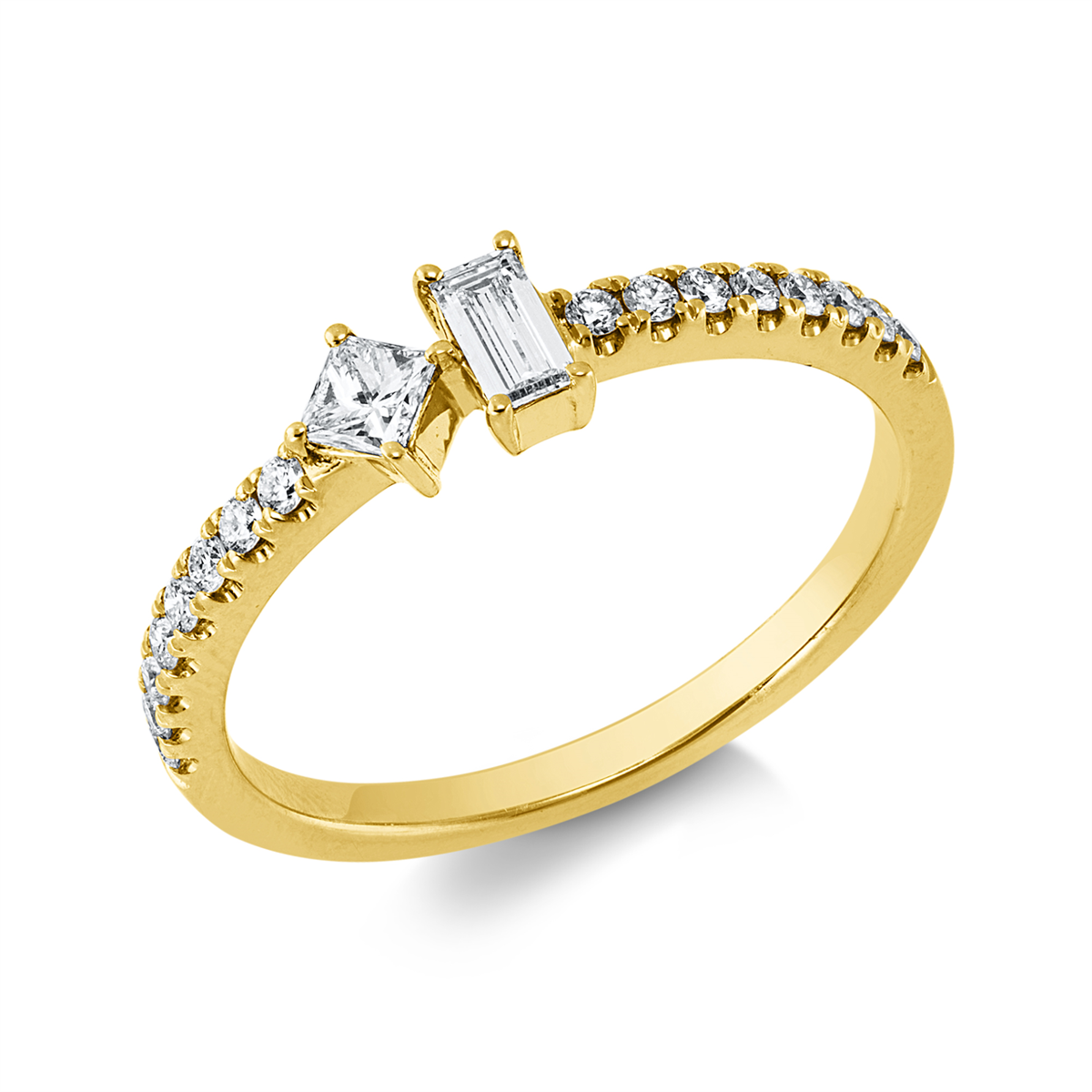 diamond full cut  baguette ring in yellow gold