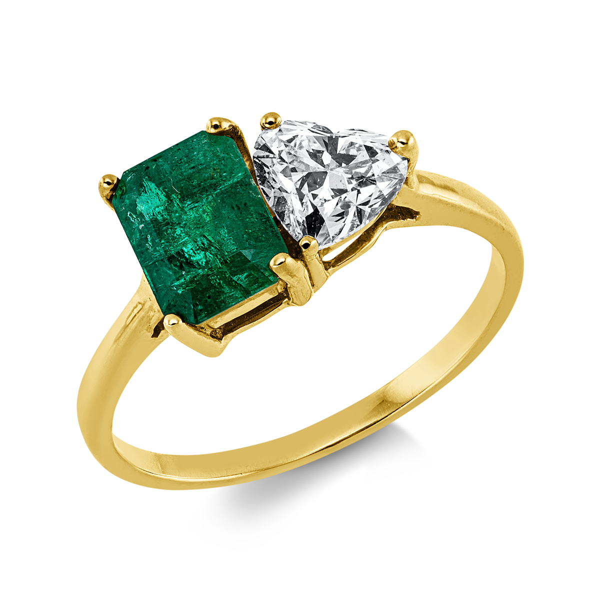 heart shape emerald colored stone classic ring in yellow gold