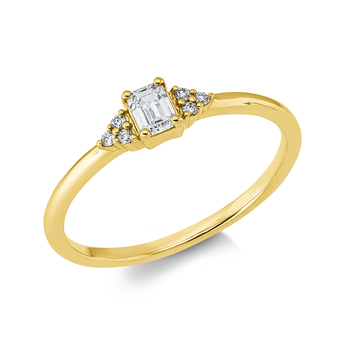 diamond full cut  baguette ring in yellow gold