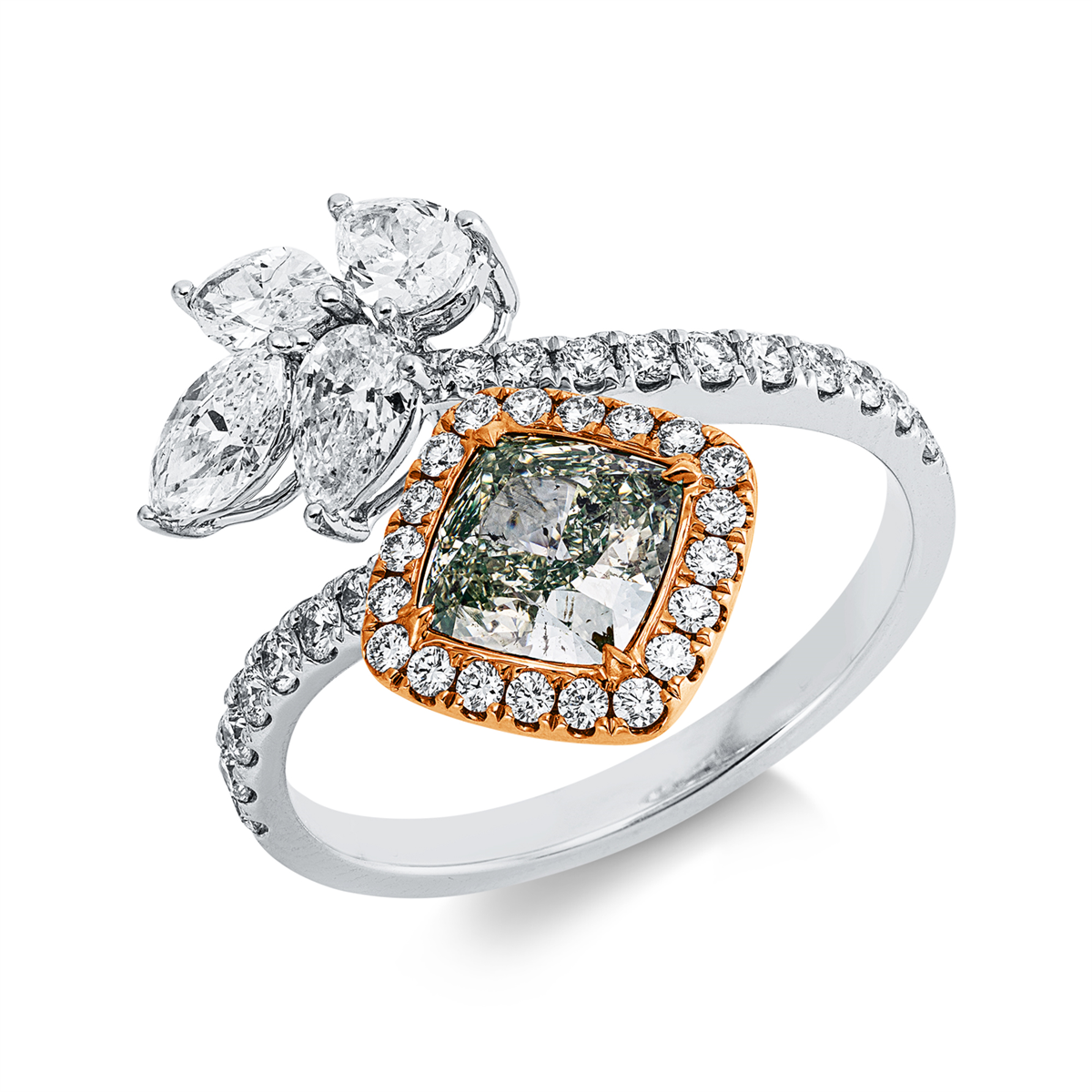cushion  fancy colored diamond ring in whitegold / rosegold
