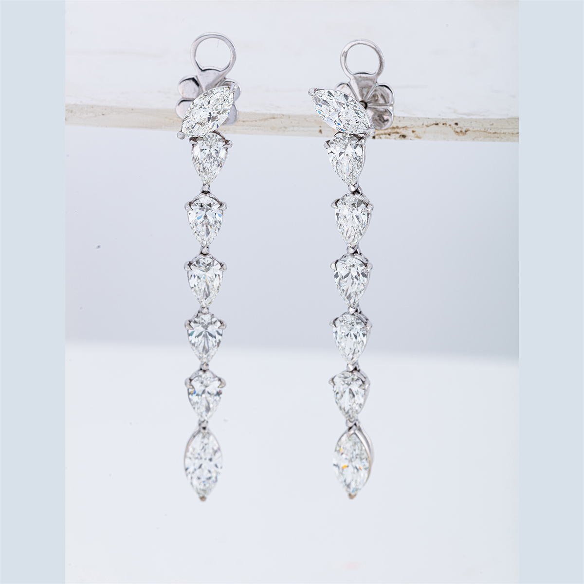 exclusive studs - 2W860