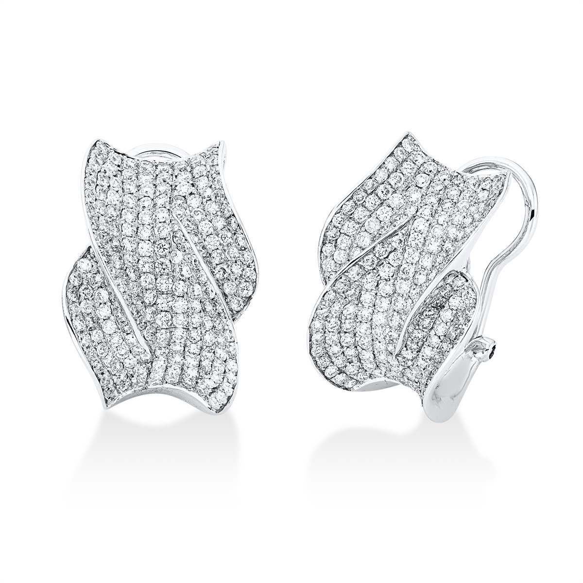 diamond full cut  pavé earrings in white gold