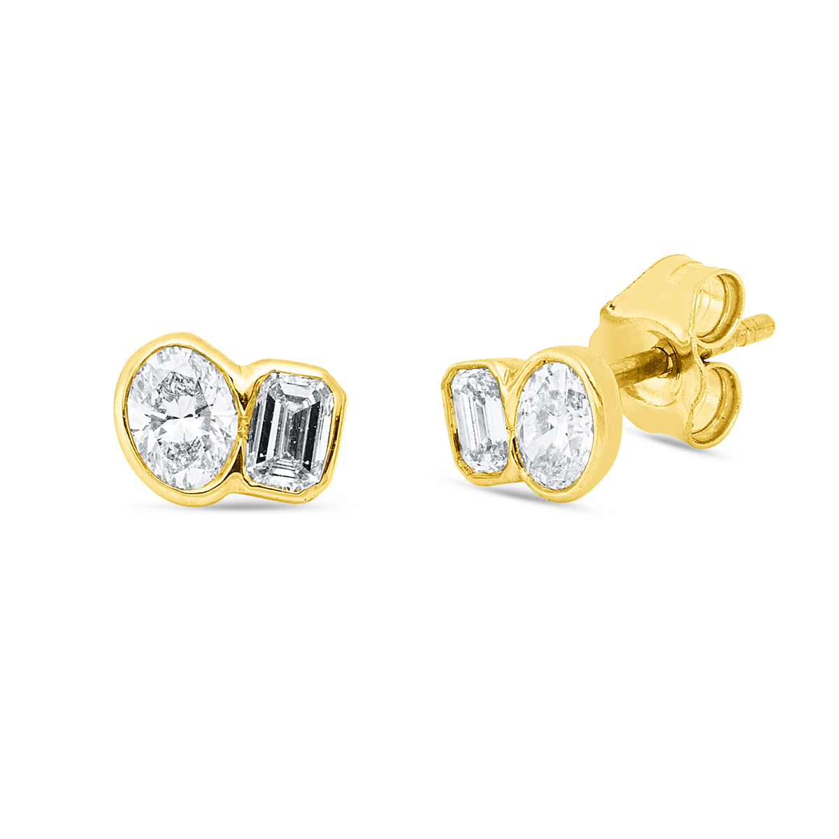 oval  modern woman studs in yellow gold