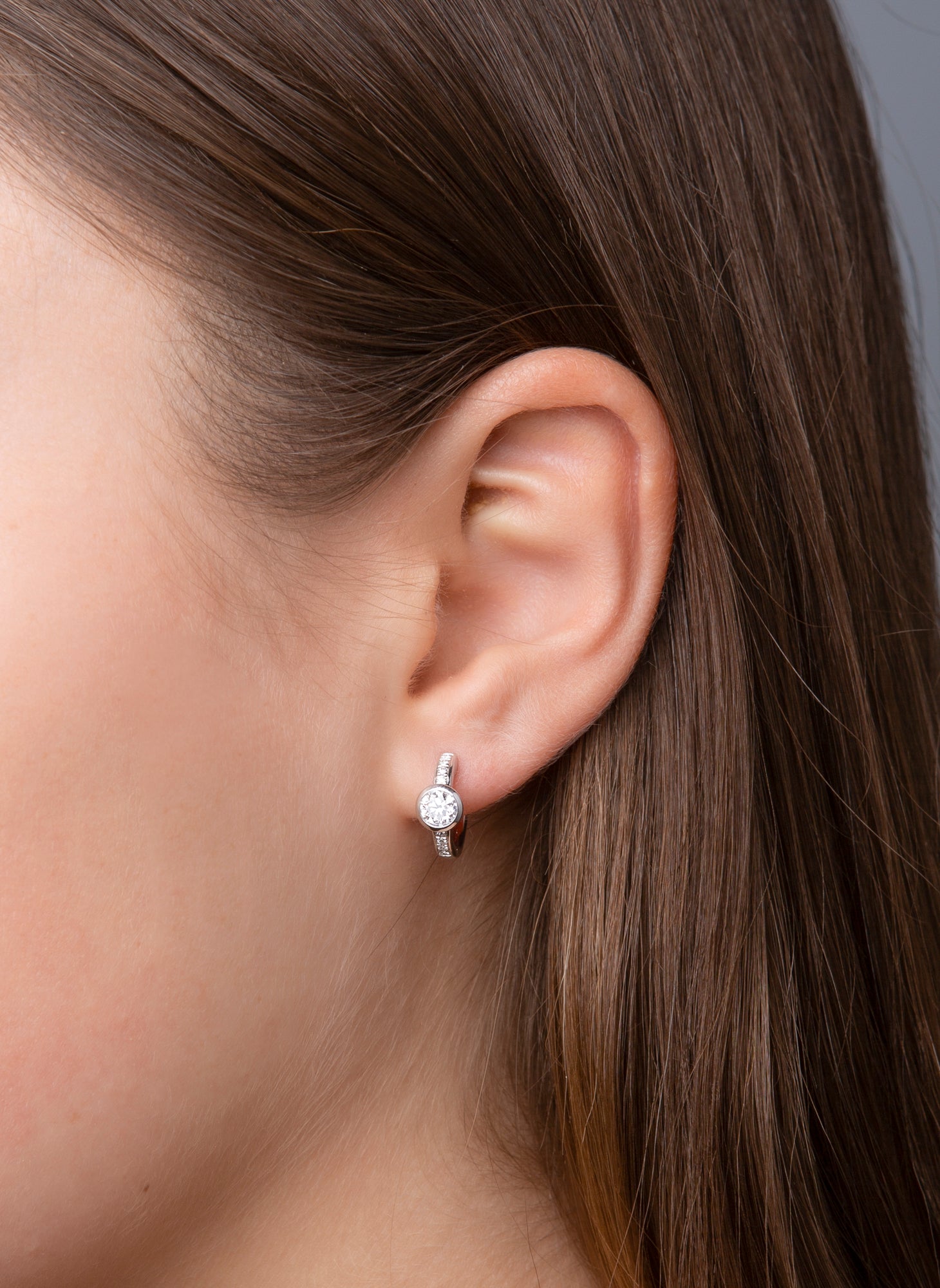 solitaire met accentstenen hoepels en huggies - 2B653