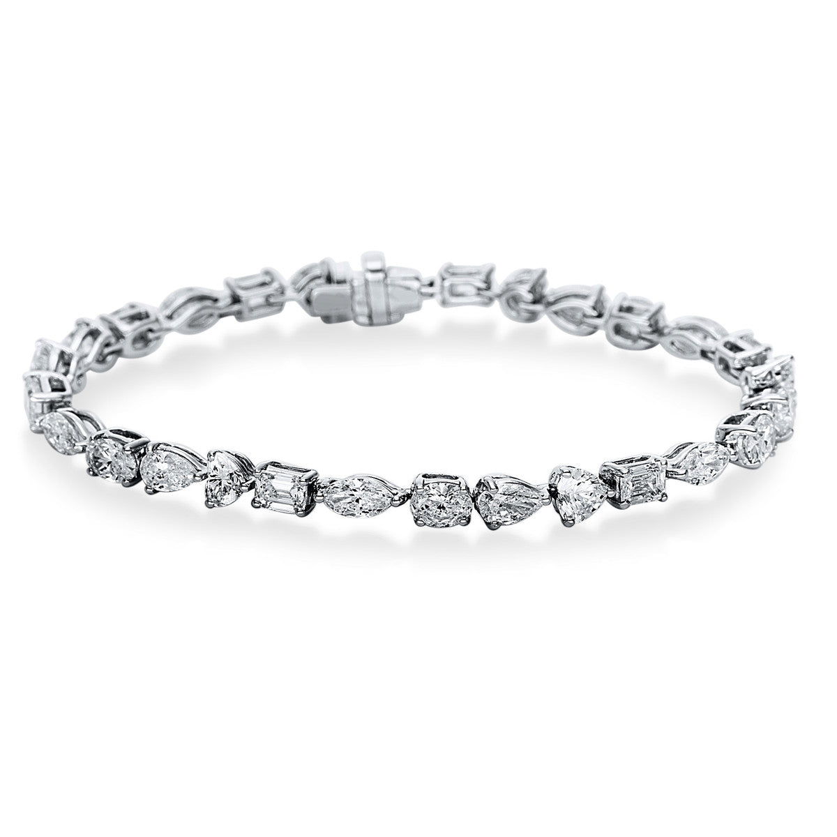 emerald cut  exclusive bracelet in white gold