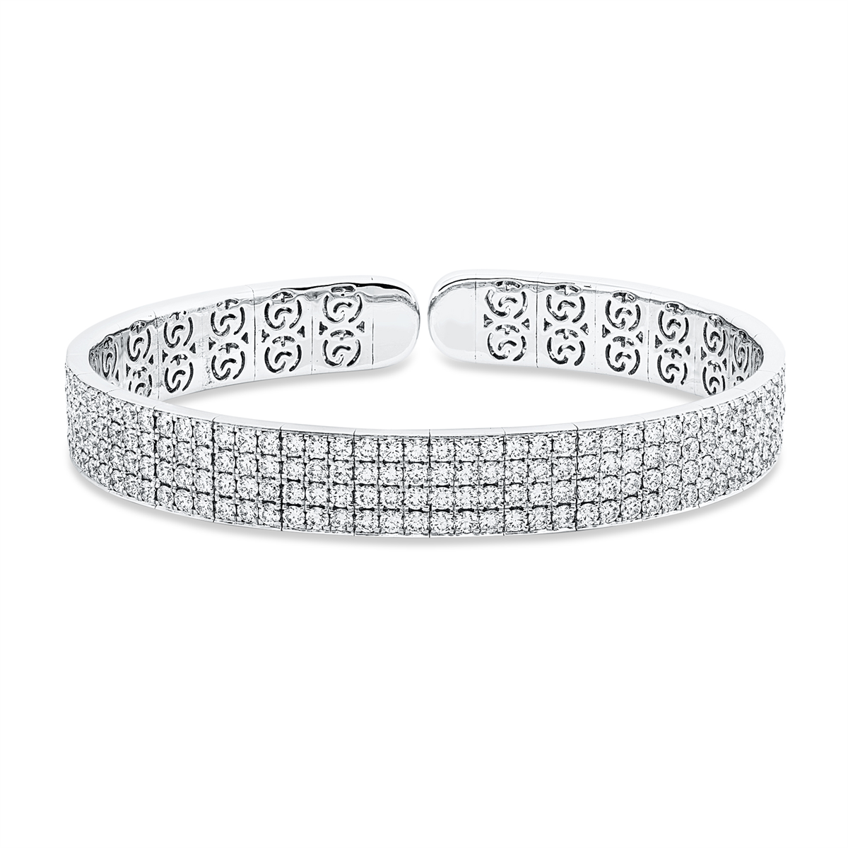 diamond full cut  pavé bangle in white gold